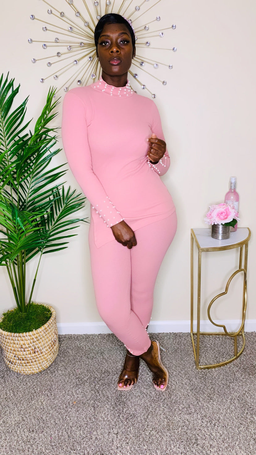 Pretty Girls Wear Pearls (Pink)